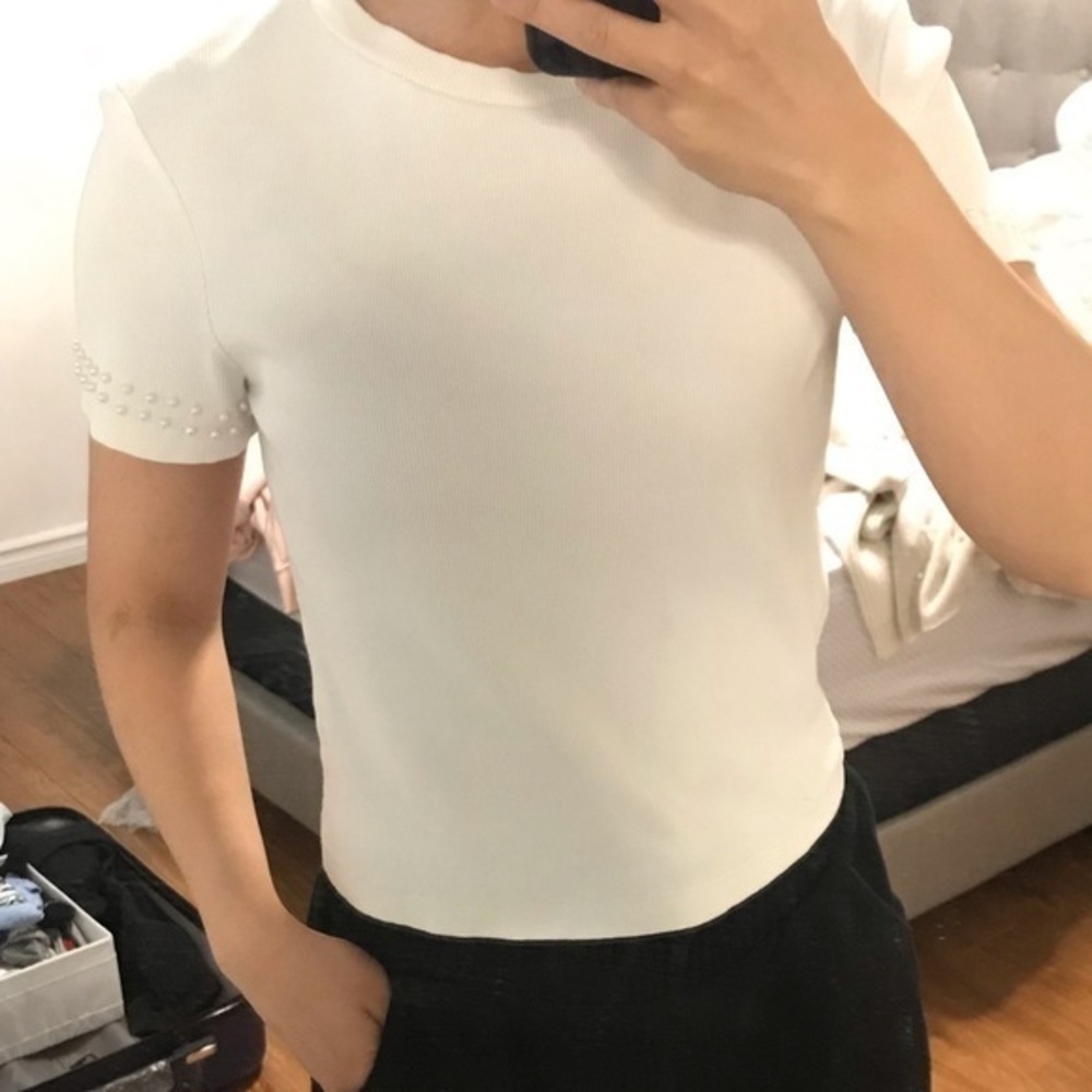 🌟 ZARA Faux Pearl Ribbed Short Sleeve Top